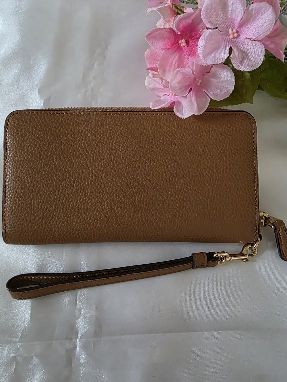 Coach Brown Accordion Zip Around Leather Wallet - Picture 2 of 6